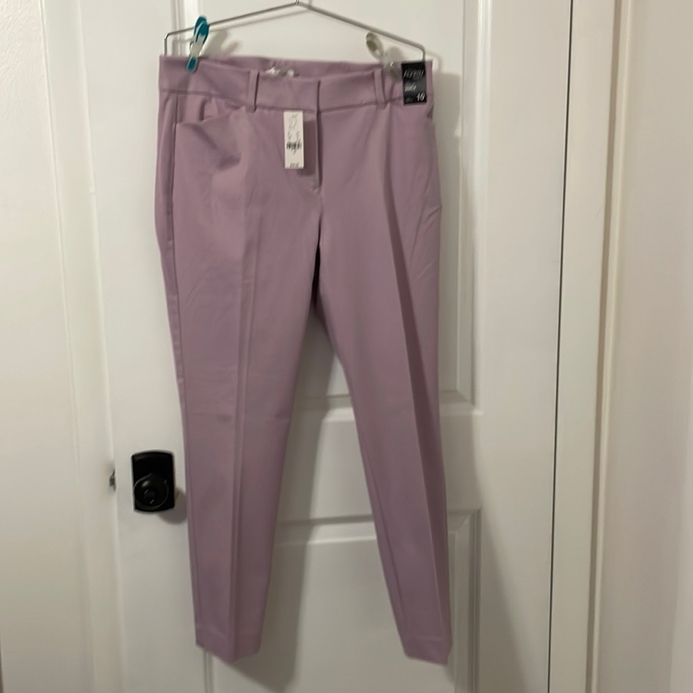 NY and Co “The Audrey” pant. Curvy Slim Leg Ankle in size 10. New, with tags.